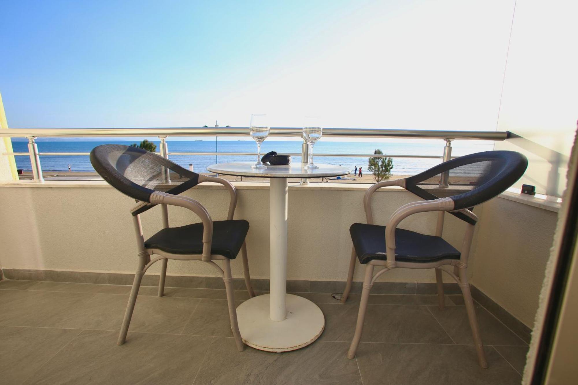 Luxurious Cozy Seaview Apartment Durres Exterior photo